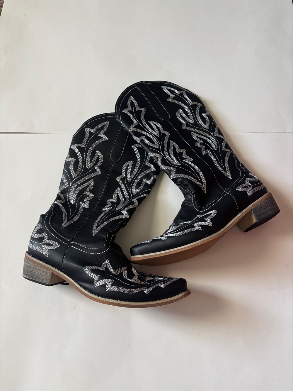 Black Western Embroidered Cowboy Boots - Women's SHEIN size 39